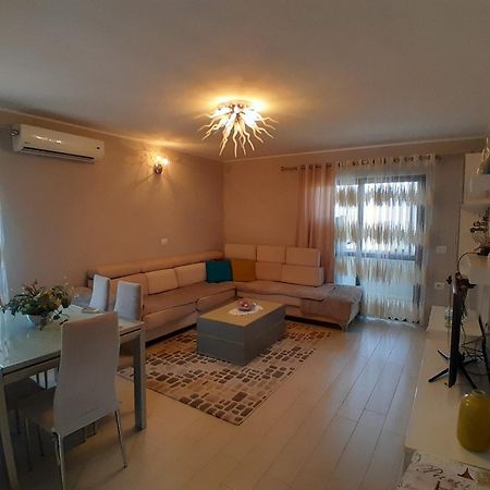 Cufaj Apartaments Shkodra ภายนอก รูปภาพ