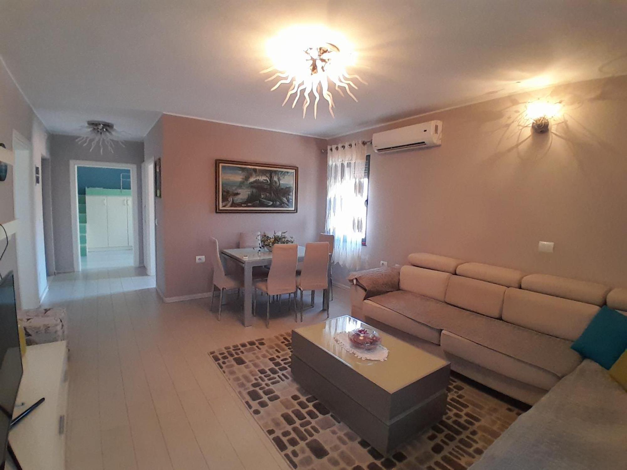 Cufaj Apartaments Shkodra ภายนอก รูปภาพ